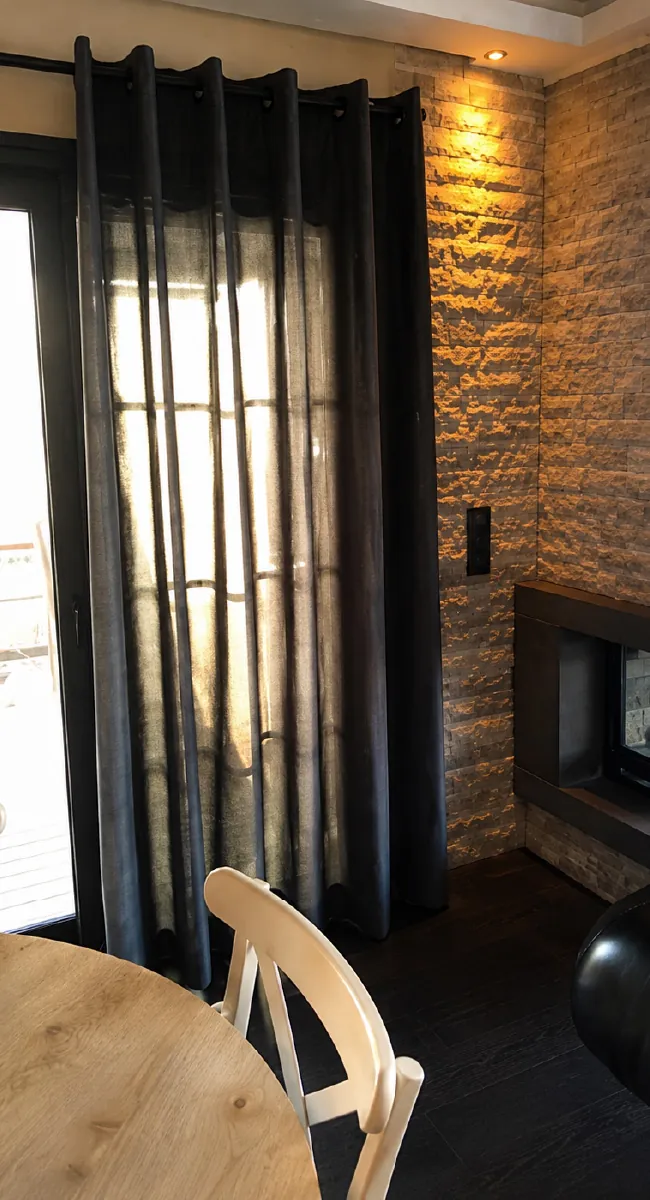 Antrasit dalgalı (wave) fon perde ve modern salon